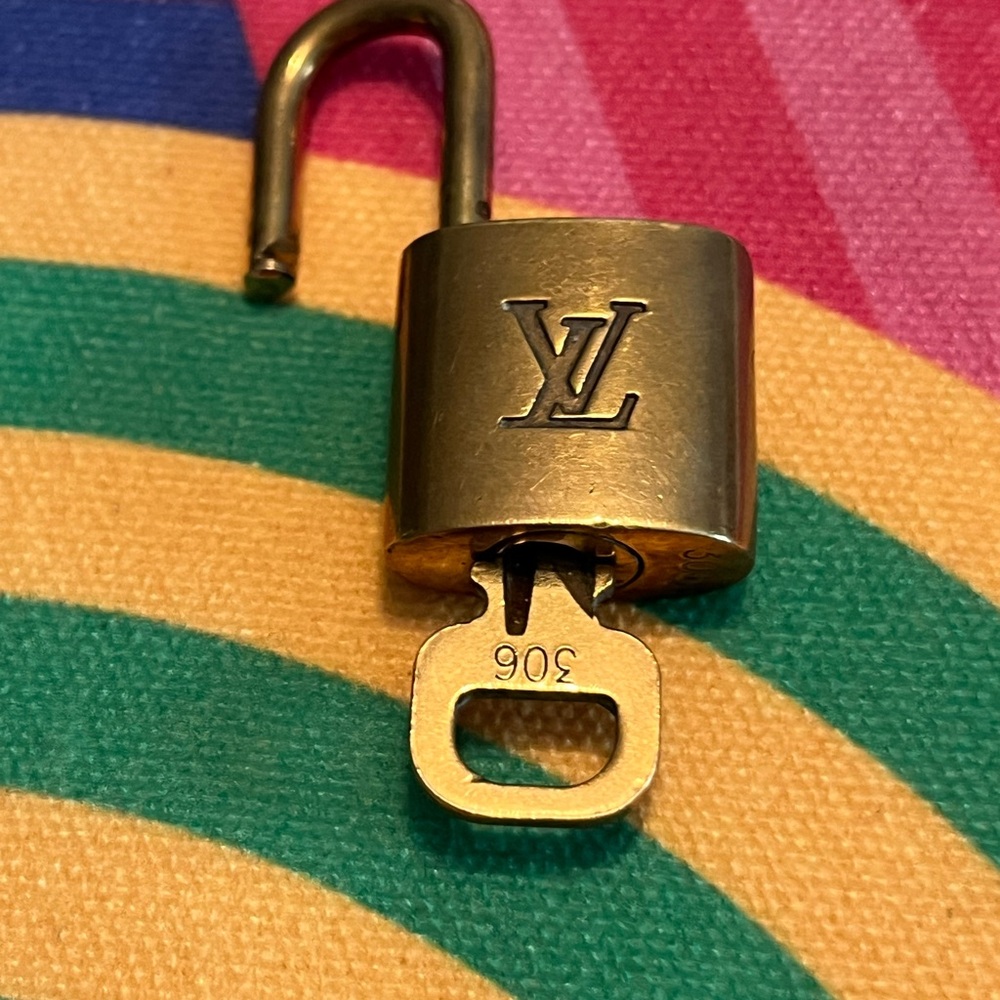 Authentic Louis Vuitton Lock & Key Set #306 - Picture 4 of 8
